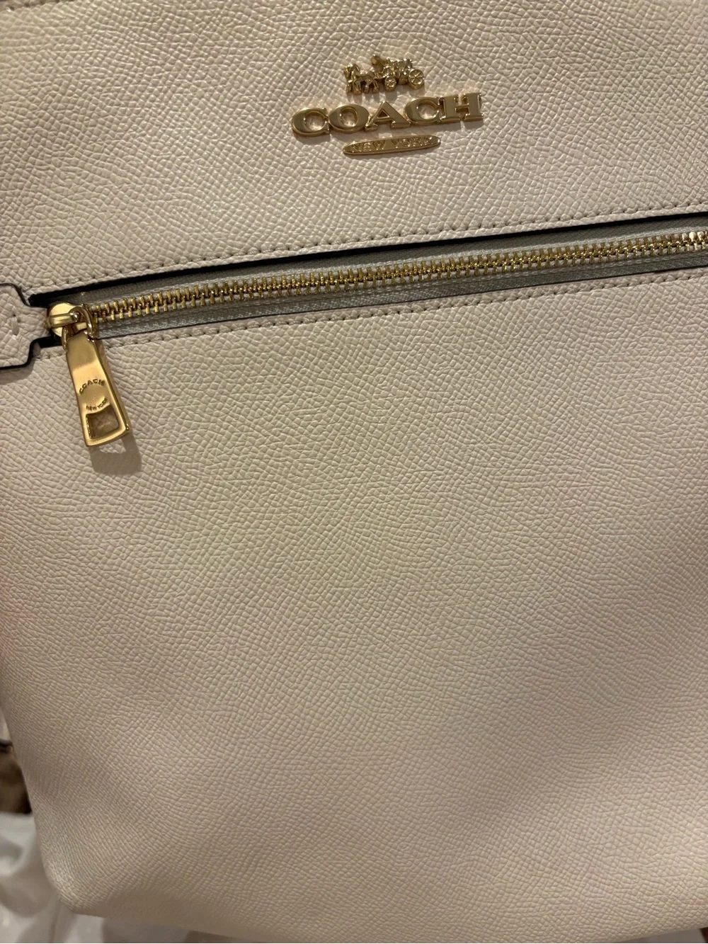 Coach Cream Leather Crossbody with Top Zip Great Condition